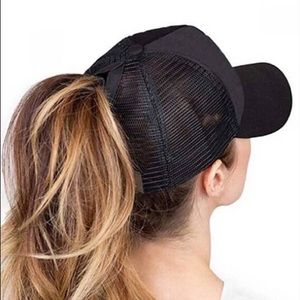 High pony tail / messy bun hat